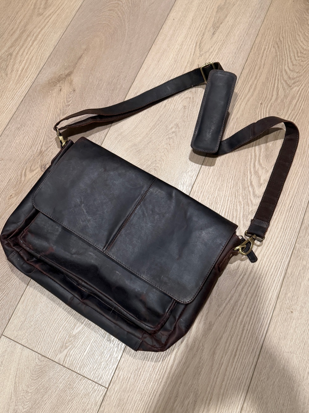 Classic Dark Brown Leather Messenger Bag